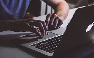 如何通过TokenIM正版应用程序进行定期投资及注意事项？